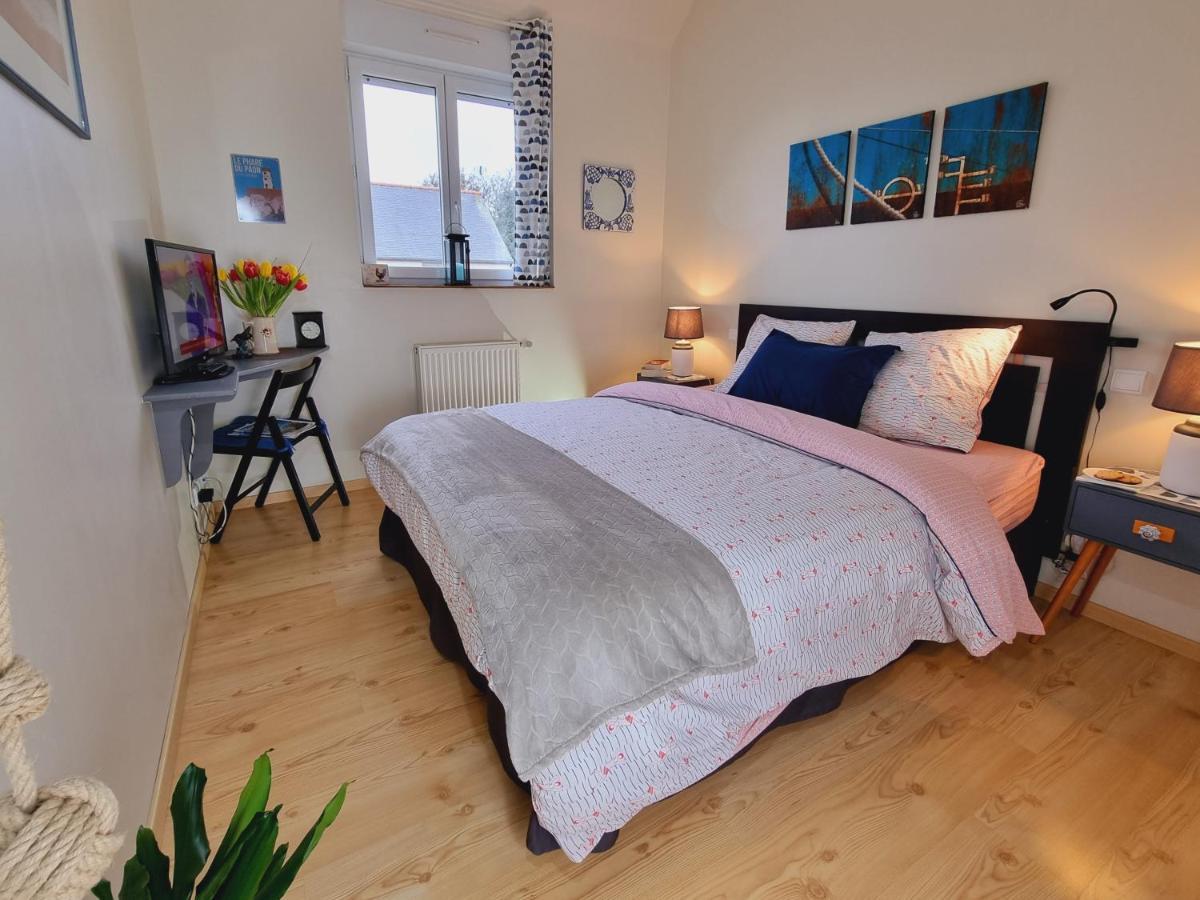 Chambres D'Hotes "Le Clos De La Baie" Paimpol Oda fotoğraf