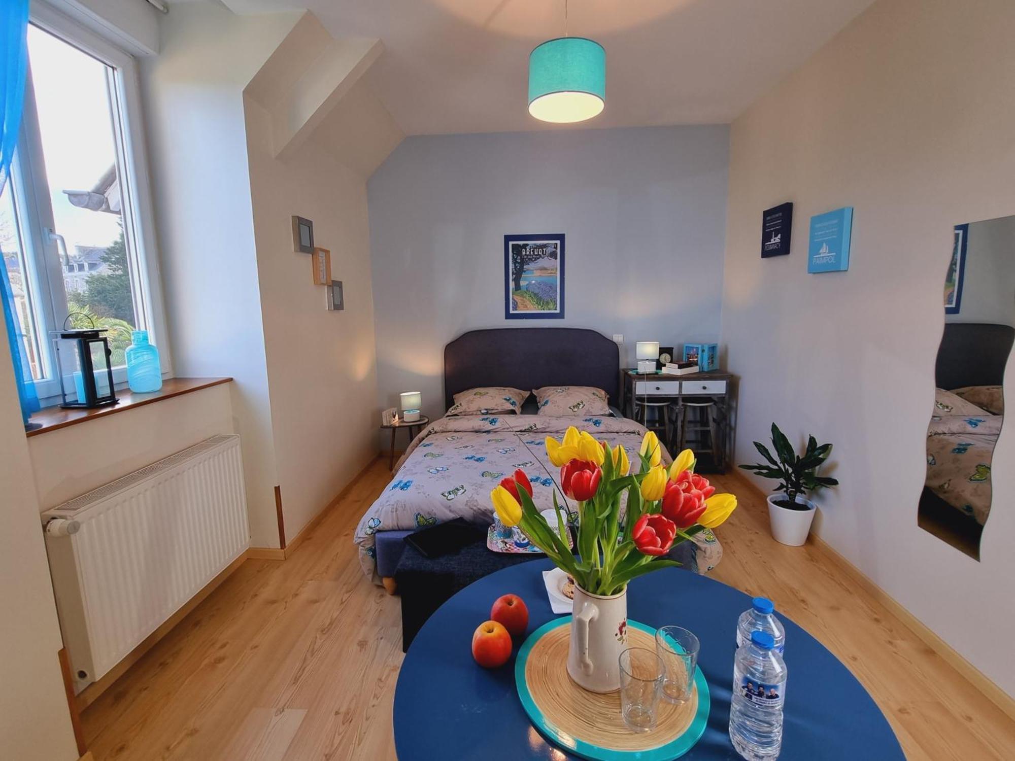 Chambres D'Hotes "Le Clos De La Baie" Paimpol Oda fotoğraf